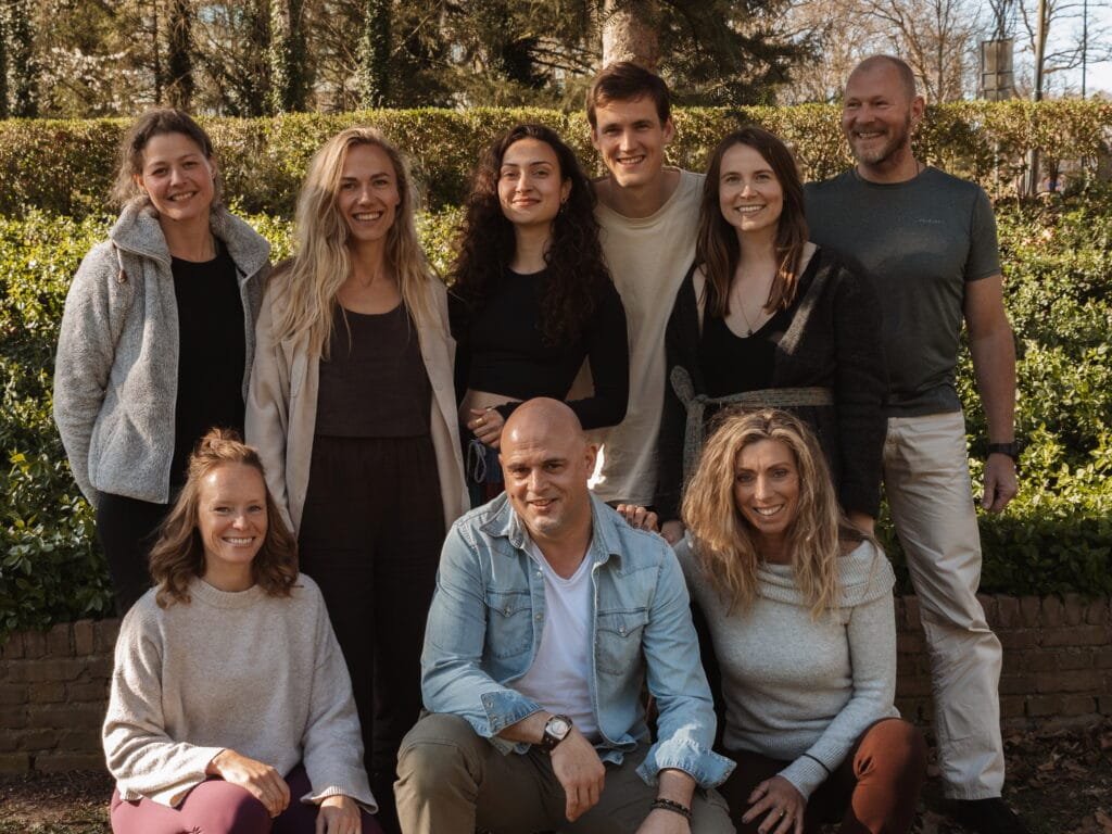 Groepsfoto van de docenten van Spirit of Yoga Apeldoorn